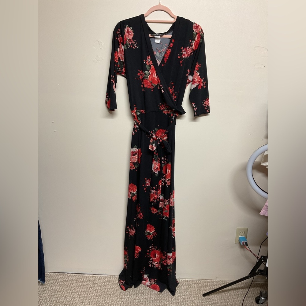 French Atmosphere Black and Red Floral Maxi Dress